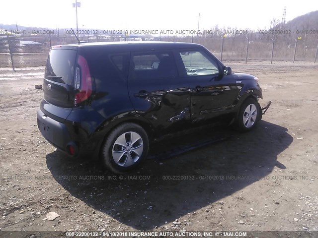 KNDJN2A2XG7849622 - 2016 KIA SOUL BLACK photo 4