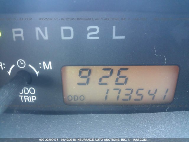 JTLKT324764086799 - 2006 TOYOTA SCION XB WHITE photo 7