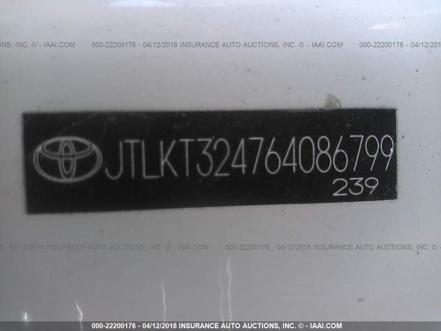 JTLKT324764086799 - 2006 TOYOTA SCION XB WHITE photo 9