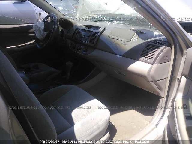 4T1BE32K53U785019 - 2003 TOYOTA CAMRY LE/XLE/SE 金色 照片 5