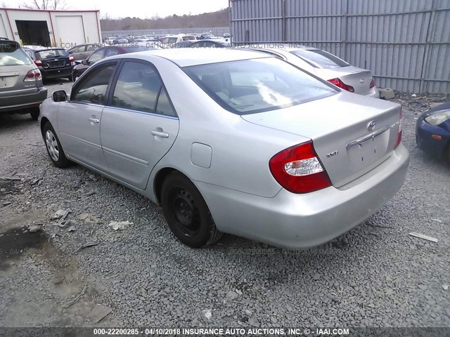 4T1BE32K73U686749 - 2003 TOYOTA CAMRY LE/XLE/SE SILVER photo 3