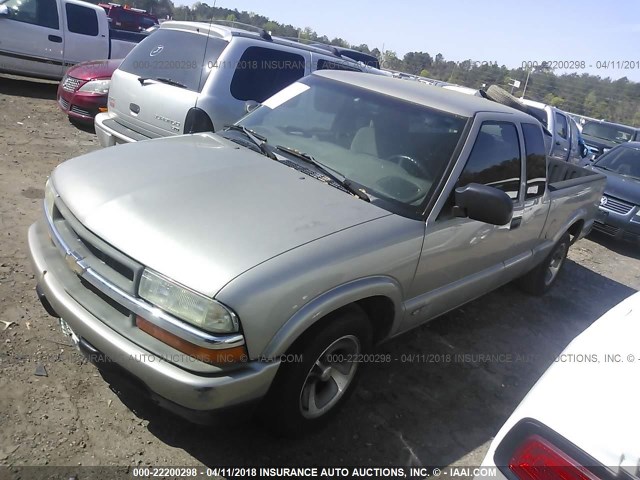 1GCCS195528174713 - 2002 CHEVROLET S TRUCK S10 GRAY photo 2