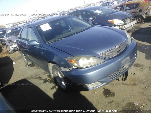 JTDBE32K520037476 - 2002 TOYOTA CAMRY LE/XLE/SE ლურჯი ფოტო 1