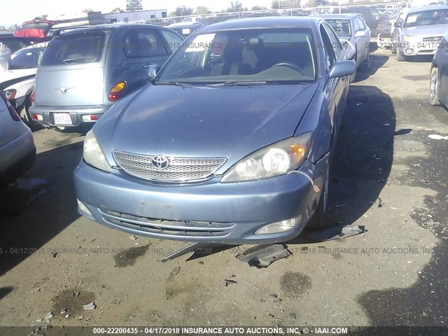 JTDBE32K520037476 - 2002 TOYOTA CAMRY LE/XLE/SE ლურჯი ფოტო 6