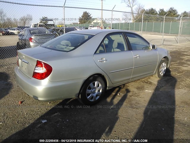 JTDBE32K420096468 - 2002 TOYOTA CAMRY LE/XLE/SE SILVER photo 4