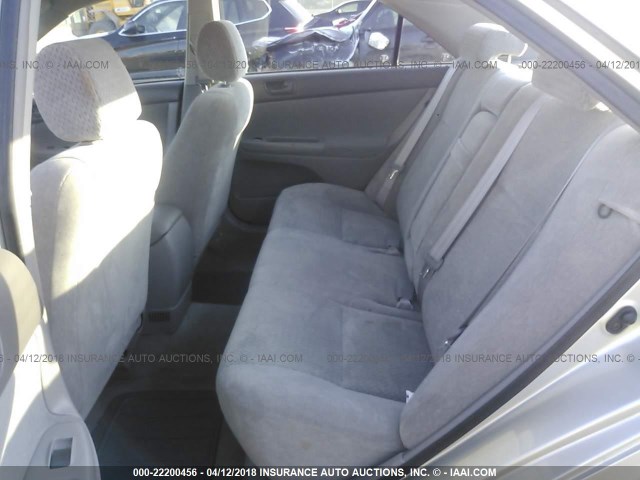 JTDBE32K420096468 - 2002 TOYOTA CAMRY LE/XLE/SE SILVER photo 8