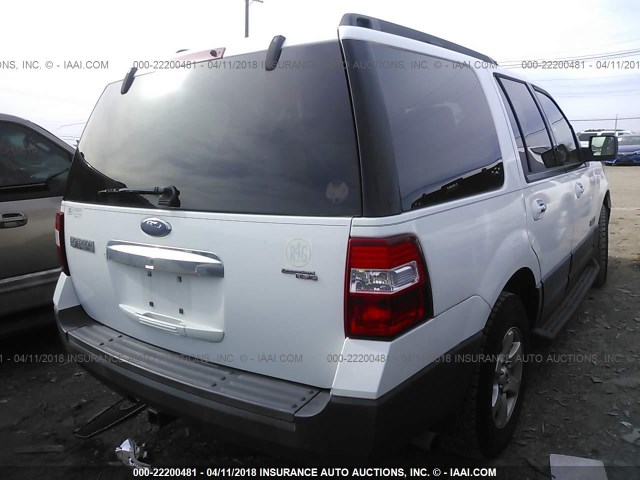 1FMFU16587LA16569 - 2007 FORD EXPEDITION XLT თეთრი ფოტო 4