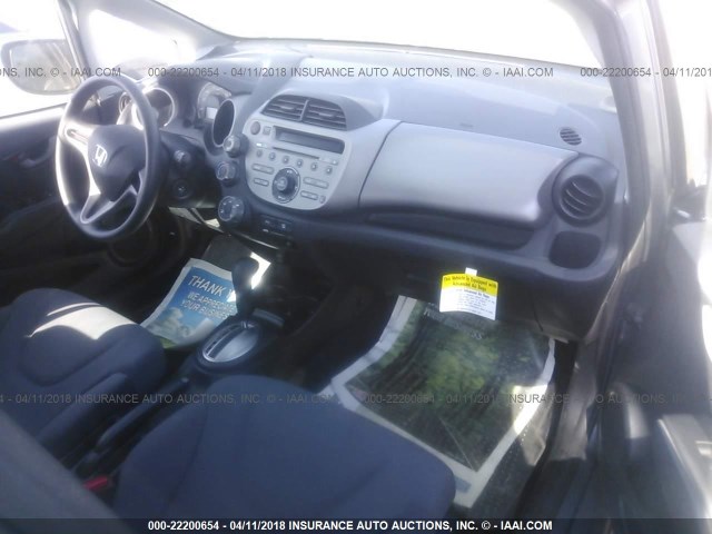 JHMGE8H24AS003783 - 2010 HONDA FIT SILVER photo 5