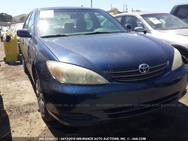JTDBE32KX20038882 - 2002 TOYOTA CAMRY LE/XLE/SE BLUE photo 1