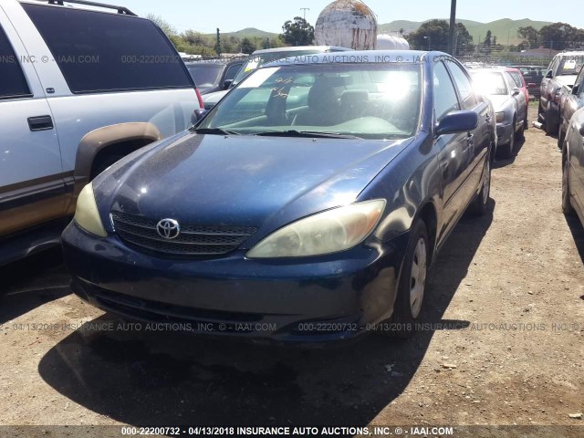 JTDBE32KX20038882 - 2002 TOYOTA CAMRY LE/XLE/SE BLUE photo 2