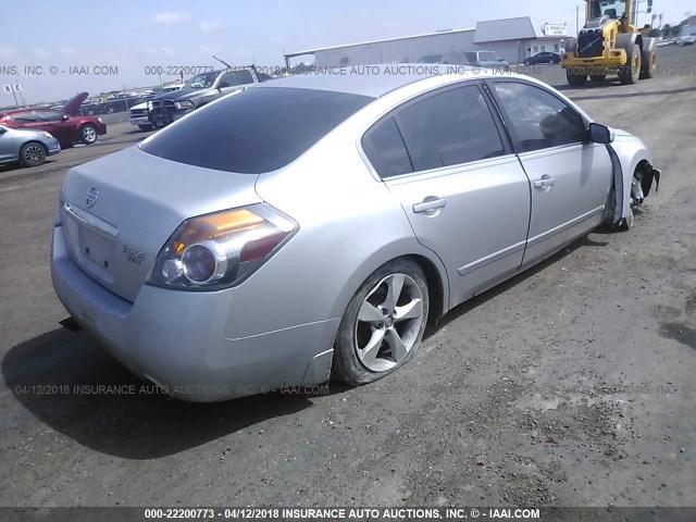 1N4BL21E37C142881 - 2007 NISSAN ALTIMA 3.5SE/3.5SL SILVER photo 4