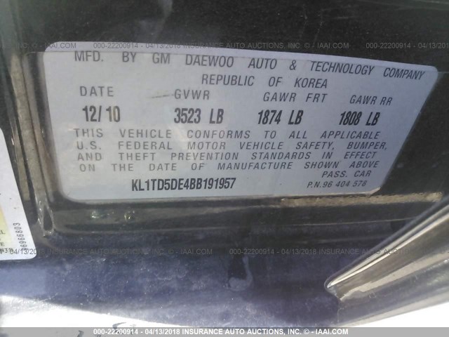 KL1TD5DE4BB191957 - 2011 CHEVROLET AVEO LS/LT 灰色 照片 9