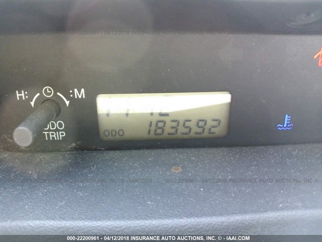 JTLKT334540152611 - 2004 TOYOTA SCION XB SILVER photo 7