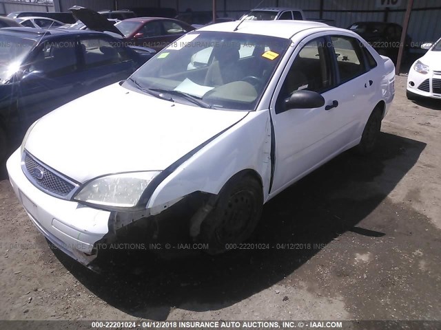 1FAFP34N67W315041 - 2007 FORD FOCUS ZX4/S/SE/SES WHITE photo 6