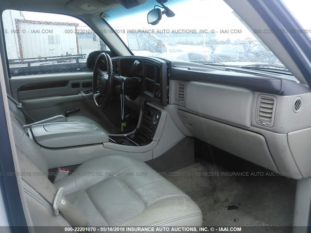 1GYEK63N42R112349 - 2002 CADILLAC ESCALADE LUXURY 白色 照片 5