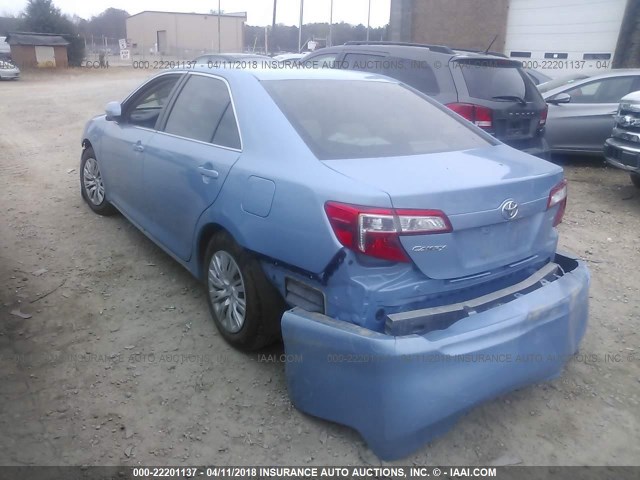 4T1BF1FK4CU620400 - 2012 TOYOTA CAMRY SE/LE/XLE 浅蓝色 照片 3