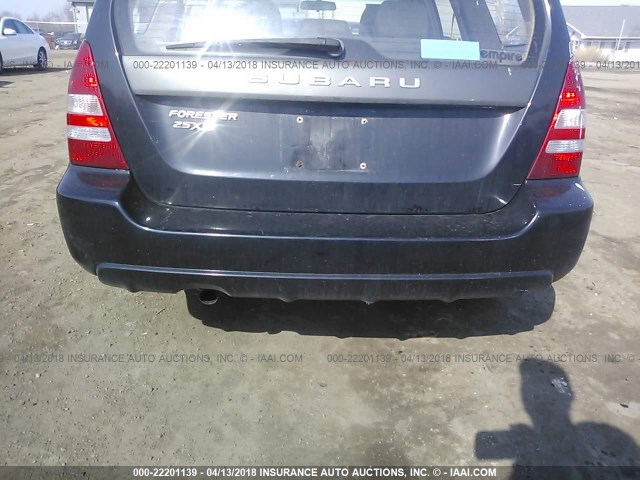 JF1SG65675H714937 - 2005 SUBARU FORESTER 2.5XS შავი ფოტო 6