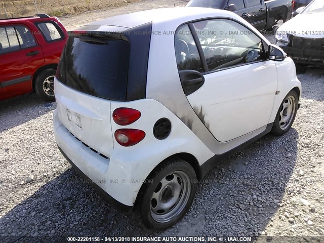 WMEEJ3BA2CK577374 - 2012 SMART FORTWO PURE/PASSION WHITE photo 4