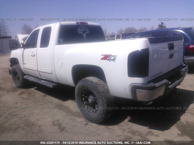 1GC5KYBG6AZ273188 - 2010 CHEVROLET SILVERADO K2500 HEAVY DUTY LTZ WHITE photo 3