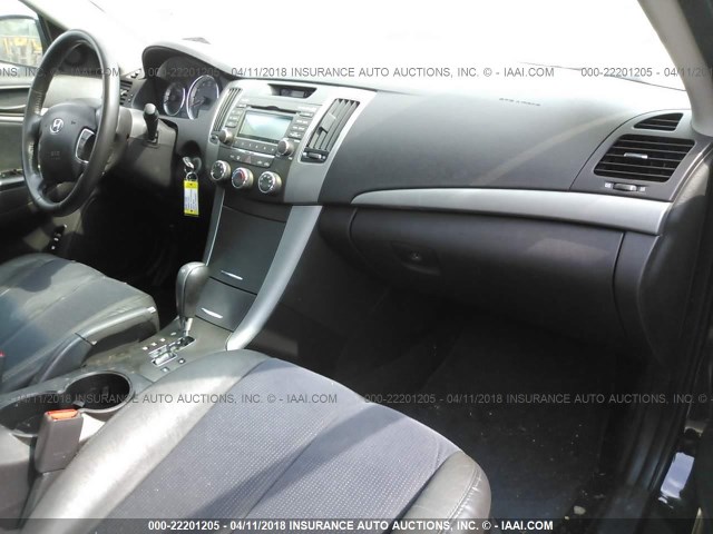 5NPEU4ACXAH605500 - 2010 HYUNDAI SONATA SE/LIMITED GRAY photo 5