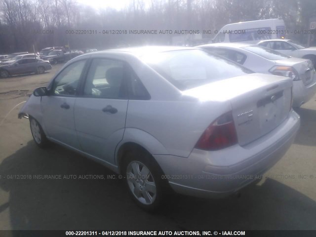 1FAFP34N67W279318 - 2007 FORD FOCUS ZX4/S/SE/SES SILVER photo 3