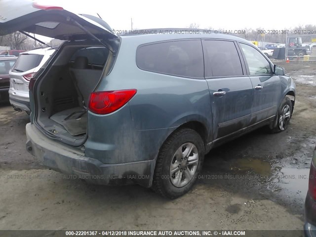 1GNEV13D79S108779 - 2009 CHEVROLET TRAVERSE LS TEAL photo 4