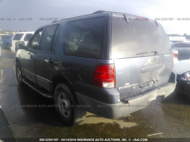 1FMRU15W83LC46677 - 2003 FORD EXPEDITION XLT BLUE photo 3