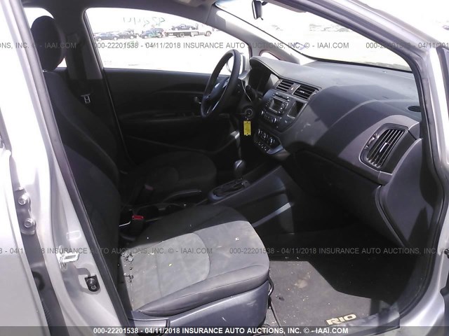 KNADM4A35E6327128 - 2014 KIA RIO LX SILVER photo 5