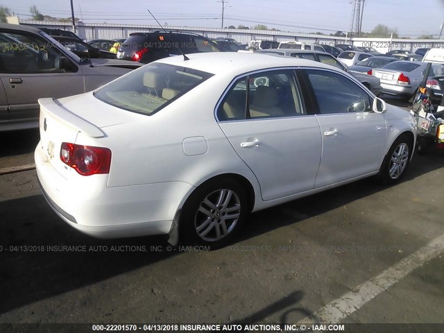 3VWEF71K27M147986 - 2007 VOLKSWAGEN JETTA WOLFSBURG 白色 照片 4