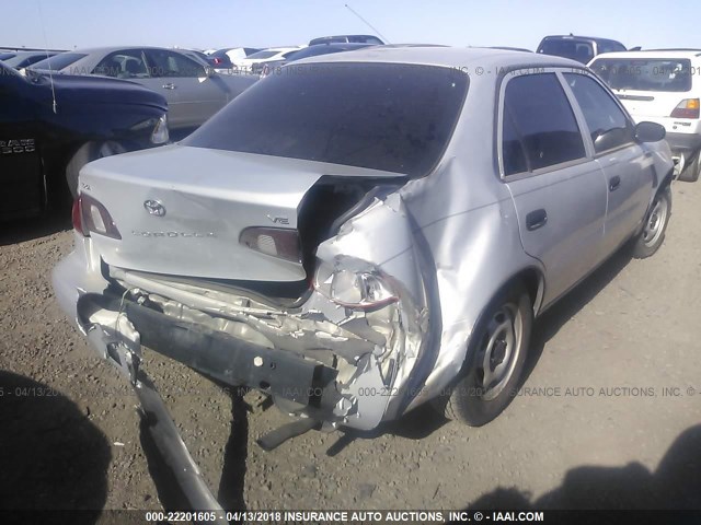1NXBR12E3YZ356732 - 2000 TOYOTA COROLLA VE/CE/LE SILVER photo 4