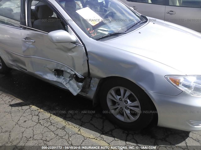4T1BF30K06U631144 - 2006 TOYOTA CAMRY LE/XLE/SE ვერცხლისფერი ფოტო 6