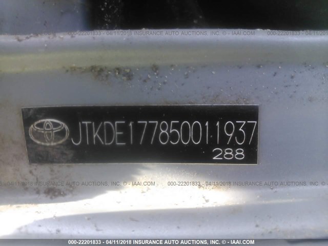 JTKDE177850011937 - 2005 TOYOTA SCION TC 银色 照片 9
