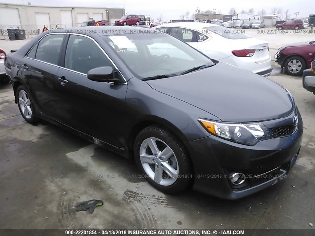 4T1BF1FK4DU664477 - 2013 TOYOTA CAMRY L/SE/LE/XLE 灰色 照片 1