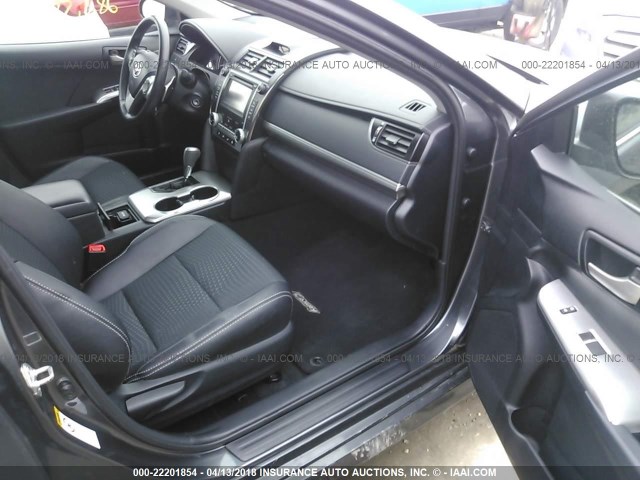 4T1BF1FK4DU664477 - 2013 TOYOTA CAMRY L/SE/LE/XLE 灰色 照片 5