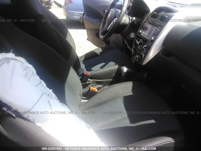 3N1CE2CP8GL365920 - 2016 NISSAN VERSA NOTE S/S PLUS/SV/SL/SR GRAY photo 5