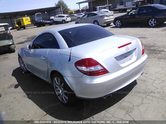 WDBWK56F95F069303 - 2005 MERCEDES-BENZ SLK 350 SILVER photo 3