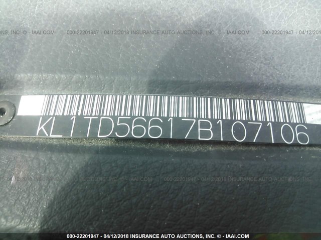 KL1TD56617B107106 - 2007 CHEVROLET AVEO LS GRAY photo 9
