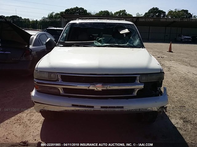 1GNEC13Z43R126124 - 2003 CHEVROLET TAHOE C1500 WHITE photo 6