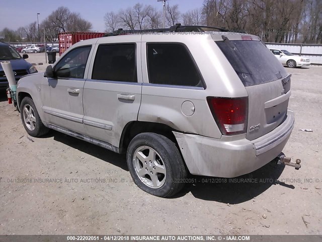 1J8HR58P17C572414 - 2007 JEEP GRAND CHEROKEE LIMITED SILVER photo 3
