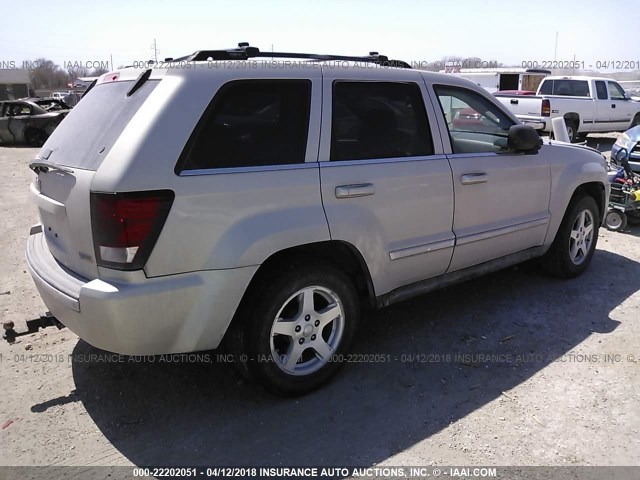 1J8HR58P17C572414 - 2007 JEEP GRAND CHEROKEE LIMITED SILVER photo 4