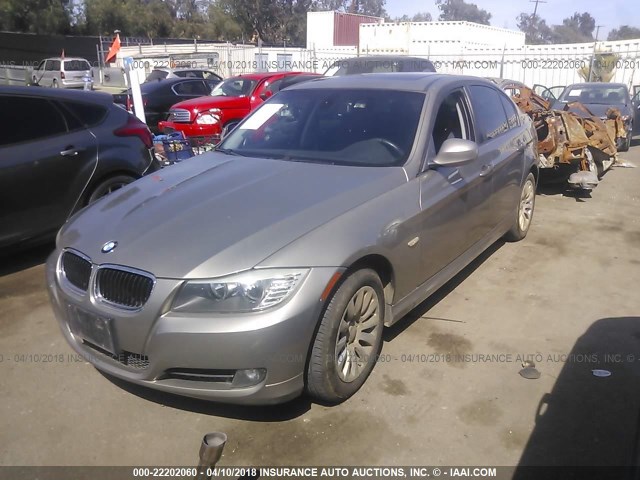 WBAPH57539NL79563 - 2009 BMW 328 I SULEV Pewter photo 2