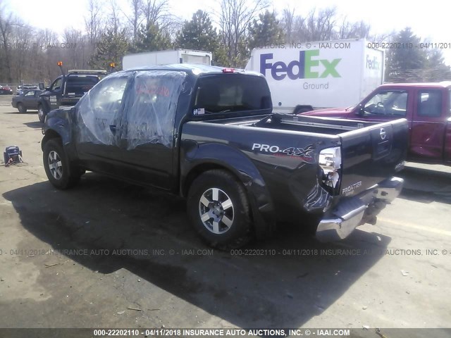 1N6AD0EV2BC418765 - 2011 NISSAN FRONTIER S/SV/SL/PRO-4X GRAY photo 3