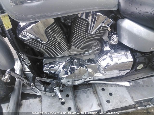 1HFSC55014A007308 - 2004 HONDA VTX1300 C SILVER photo 9