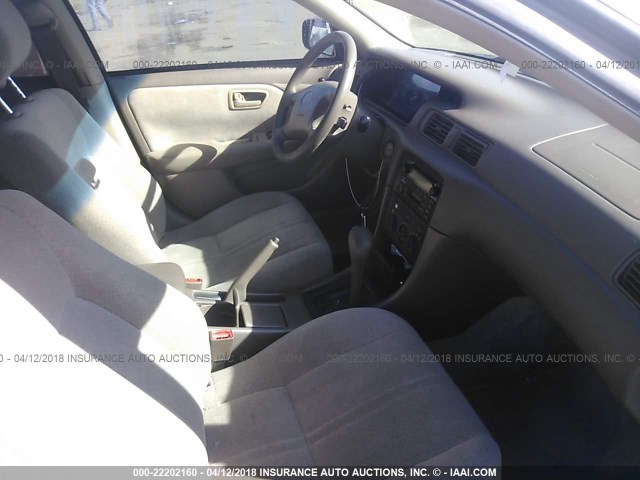 JT2BG22K310565237 - 2001 TOYOTA CAMRY CE/LE/XLE GOLD photo 5