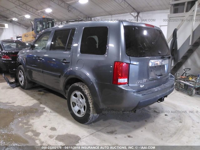 5FNYF4H22BB028806 - 2011 HONDA PILOT LX GRAY photo 3