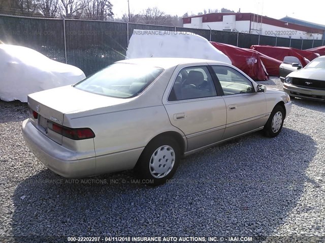 JT2BG22K6W0224633 - 1998 TOYOTA CAMRY CE/LE/XLE 金色 照片 4