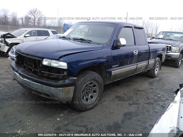 2GCEK19T121246131 - 2002 CHEVROLET SILVERADO K1500 BLUE photo 2