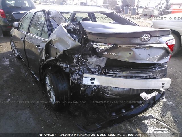 4T1BF1FK4GU120078 - 2016 TOYOTA CAMRY LE/XLE/SE/XSE GRAY photo 6