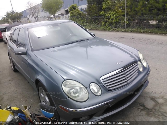 WDBUF70J75A768284 - 2005 MERCEDES-BENZ E 500 BLUE photo 1