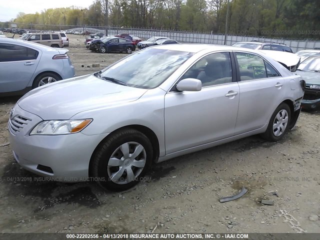 4T1BE46K29U392023 - 2009 TOYOTA CAMRY SE/LE/XLE SILVER photo 2